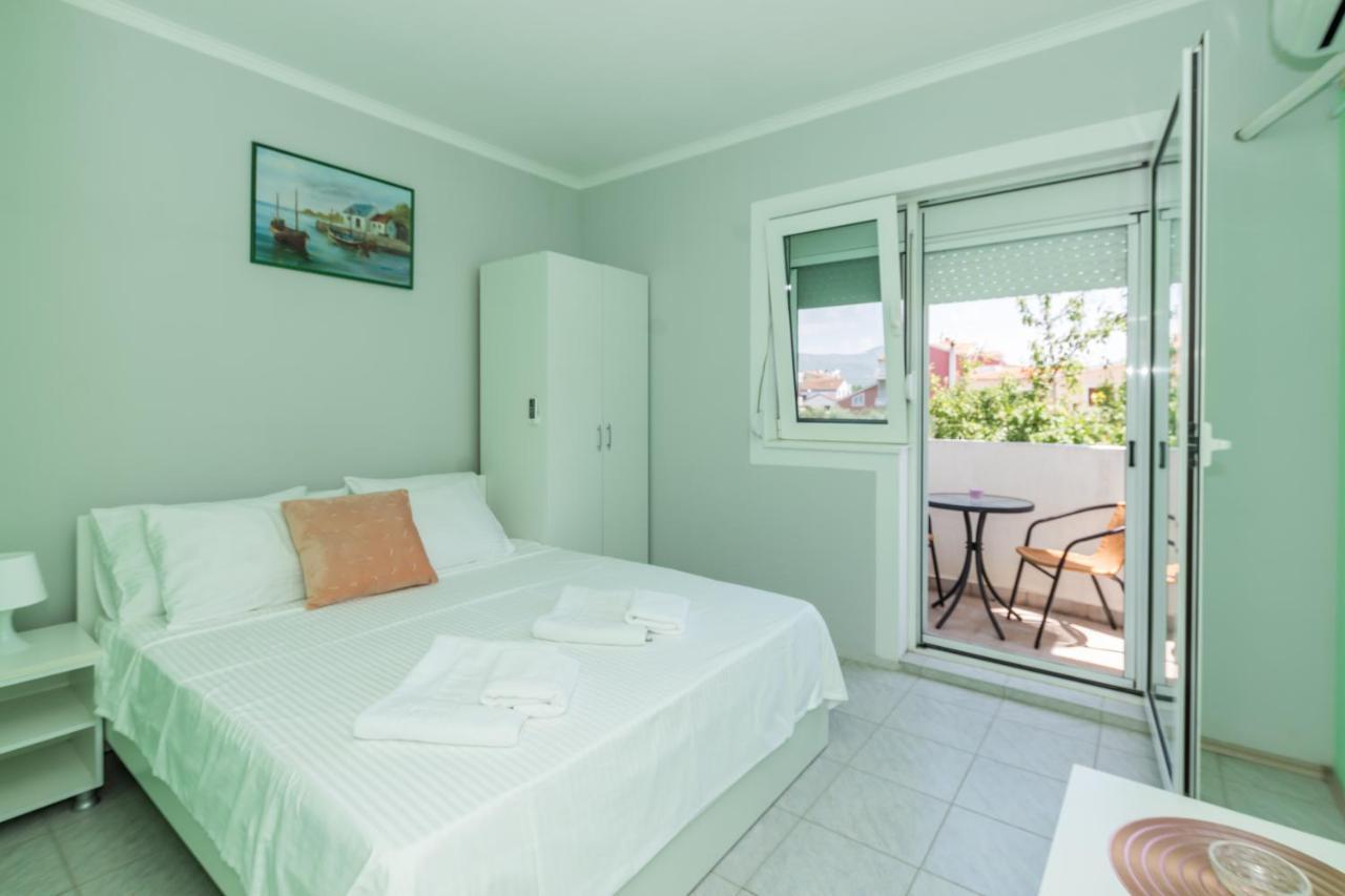 Apartments Dovana Kaštela Εξωτερικό φωτογραφία