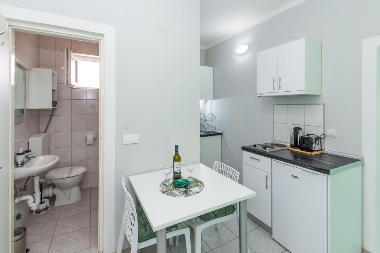 Apartments Dovana Kaštela Εξωτερικό φωτογραφία