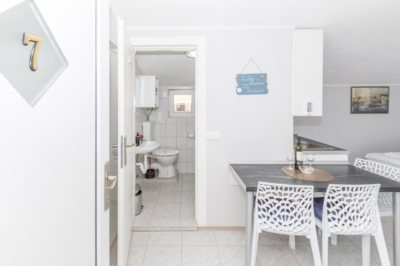 Apartments Dovana Kaštela Εξωτερικό φωτογραφία