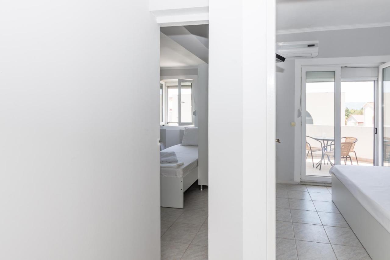 Apartments Dovana Kaštela Εξωτερικό φωτογραφία